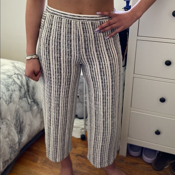 Two piece set - Picture 2 of 4